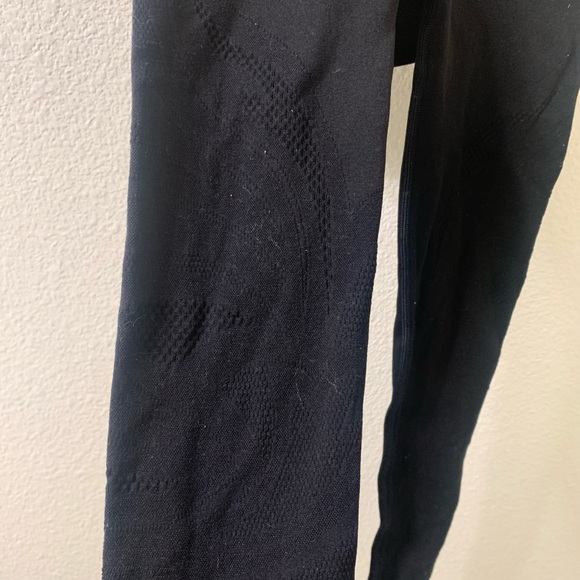 Lululemon black leggings - Picture 3 of 4
